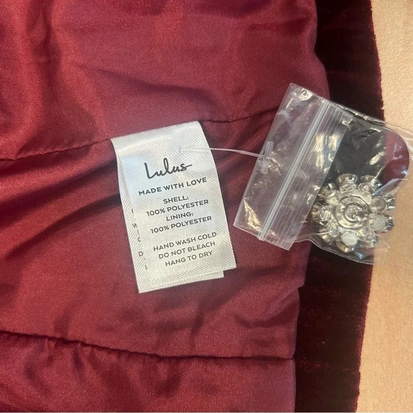 Lulu’s  new with tags size medium cocktail blazer velvet/satin look - Picture 7 of 8